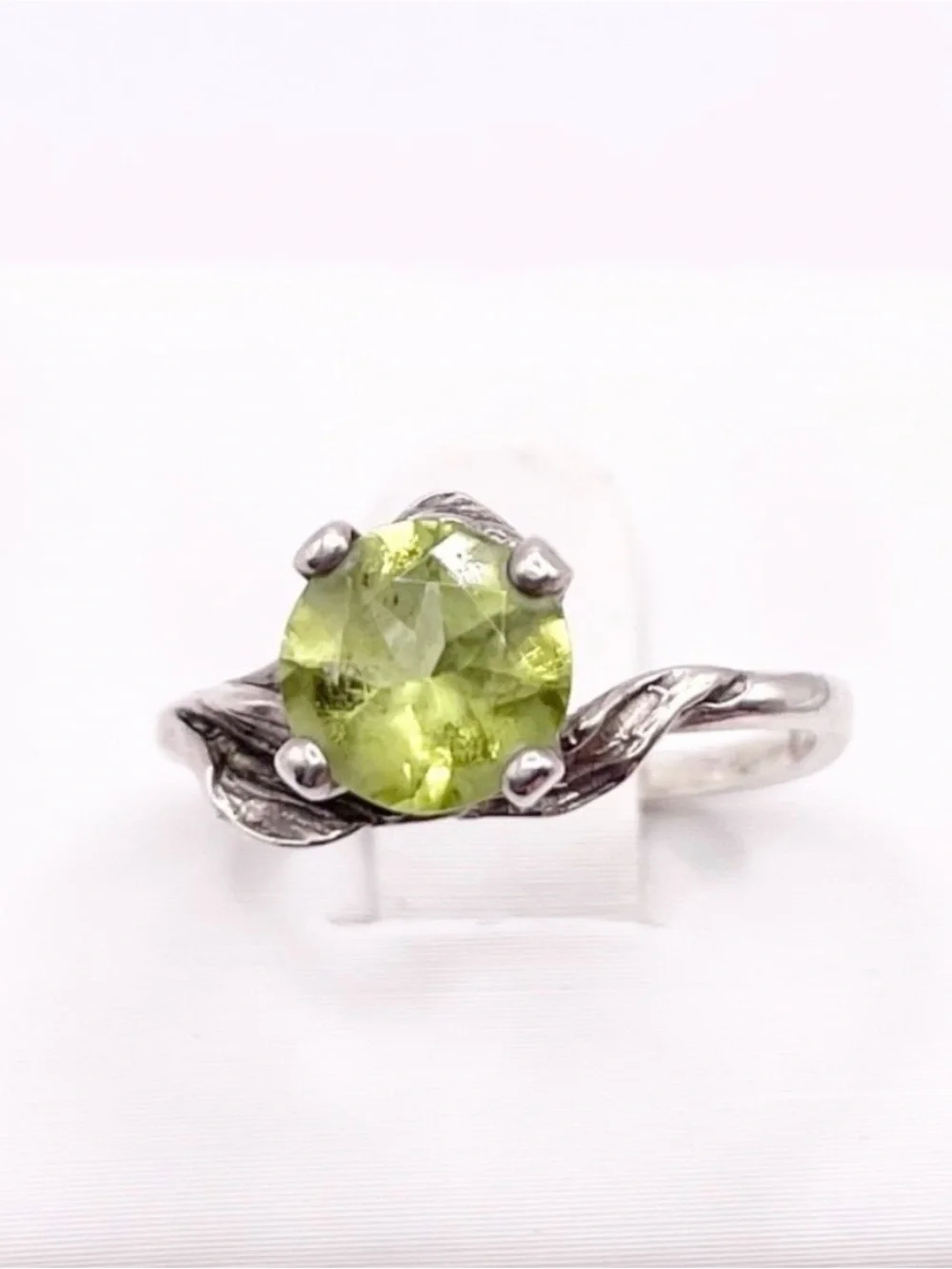 Size 5.5 Sterling Silver Peridot Leaf Ring